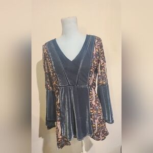 POL Bell-Sleeve Paisley & Velvet Tunic